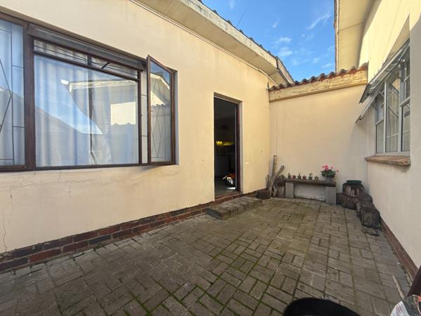 1 Bedroom House