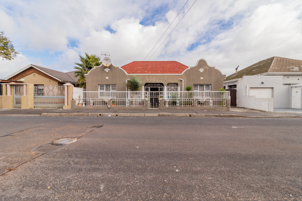 6 Bedroom House