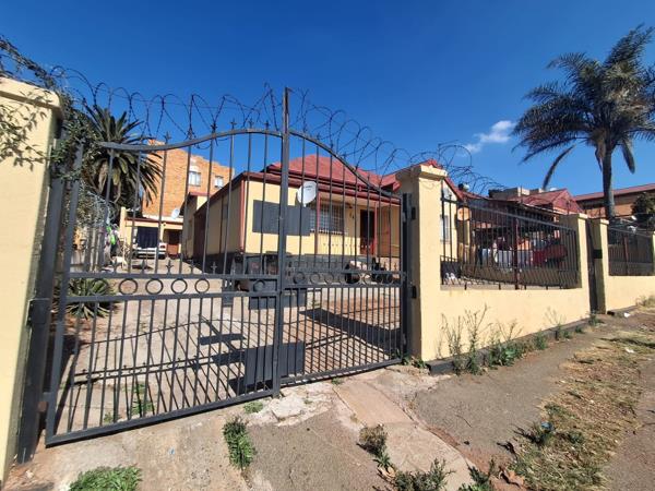 8 Bedroom House