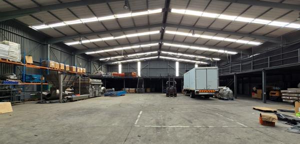 2 210 m² Industrial space