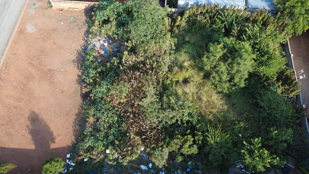 1 007 m² Land