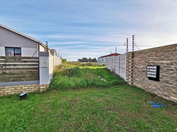 561 m² Land
