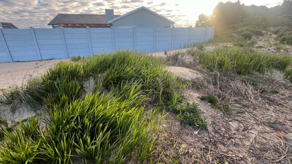 740 m² Land