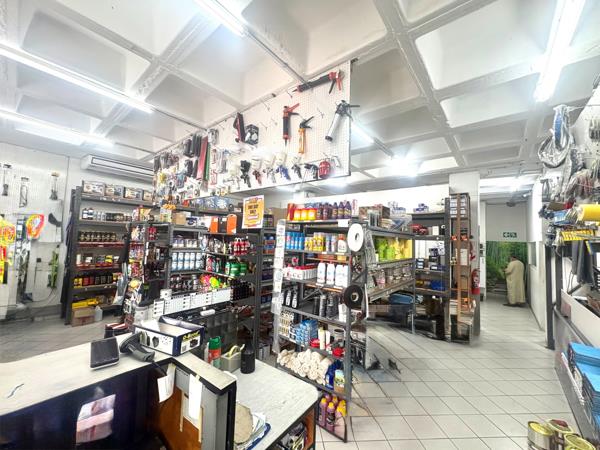 210 m² Retail Space