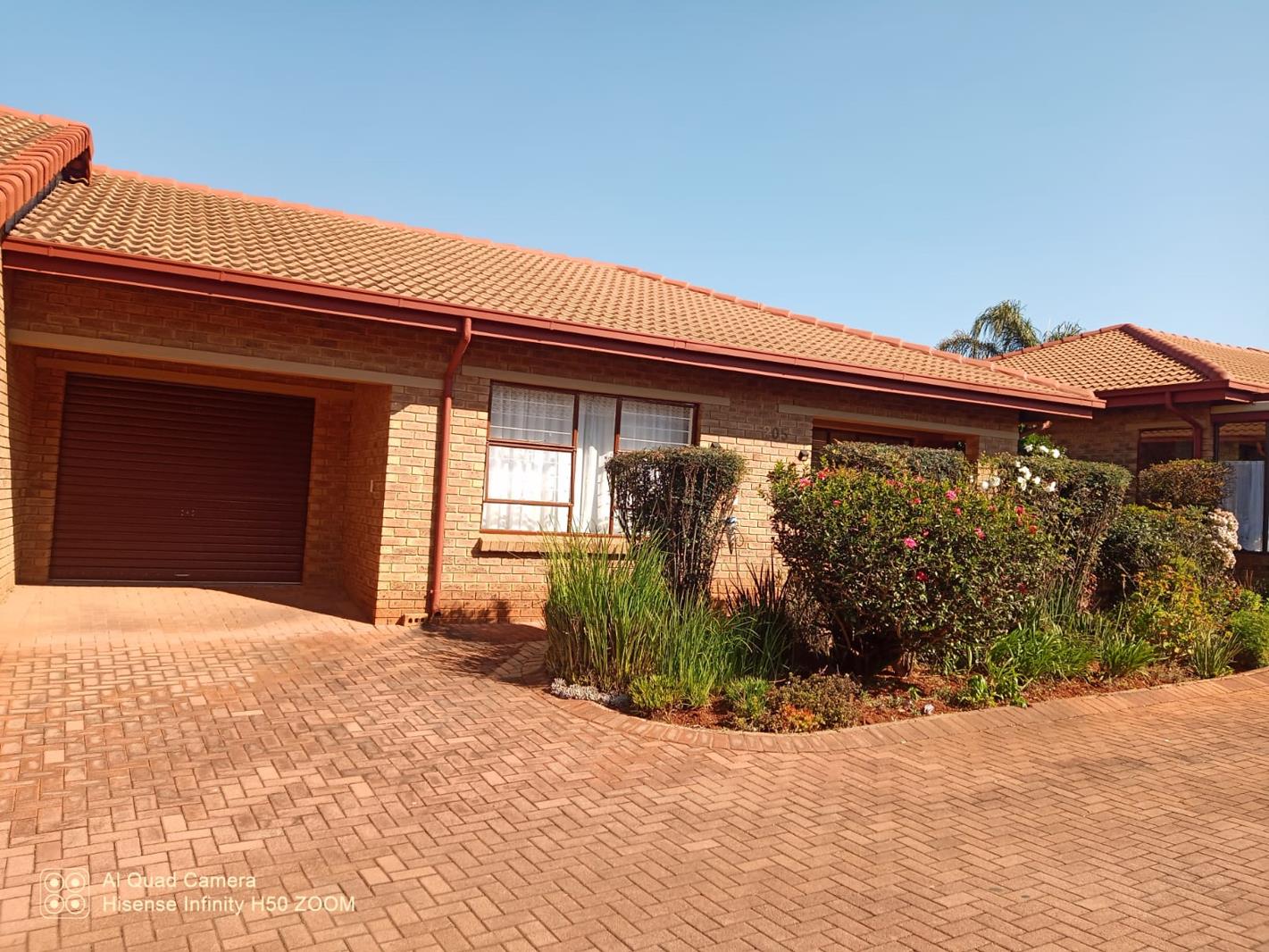 1 Bedroom Townhouse in Wilro Park