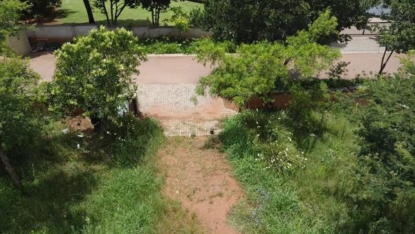 5 103 m² Land