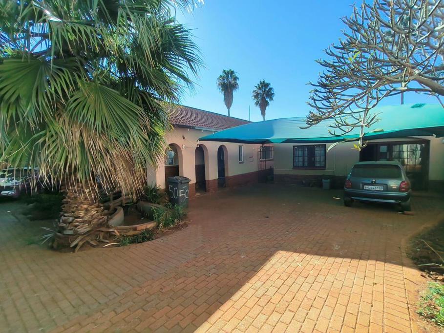 6 Bedroom House