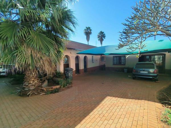 6 Bedroom House