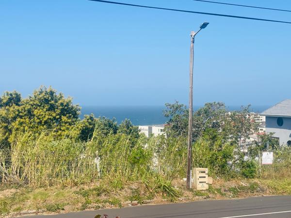 1 012 m² Land