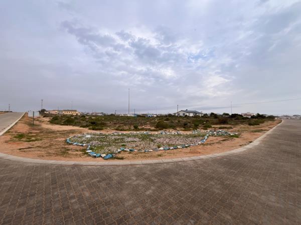 1 665 m² Land