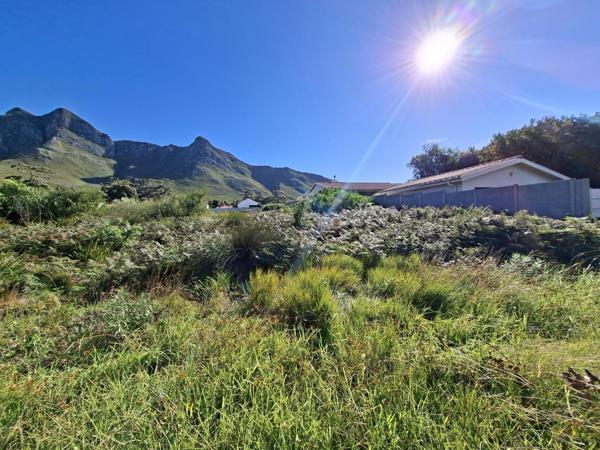 1 014 m² Land