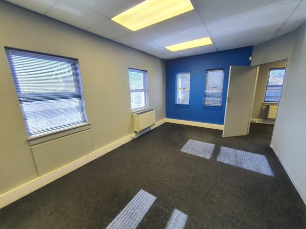 300 m² Office Space