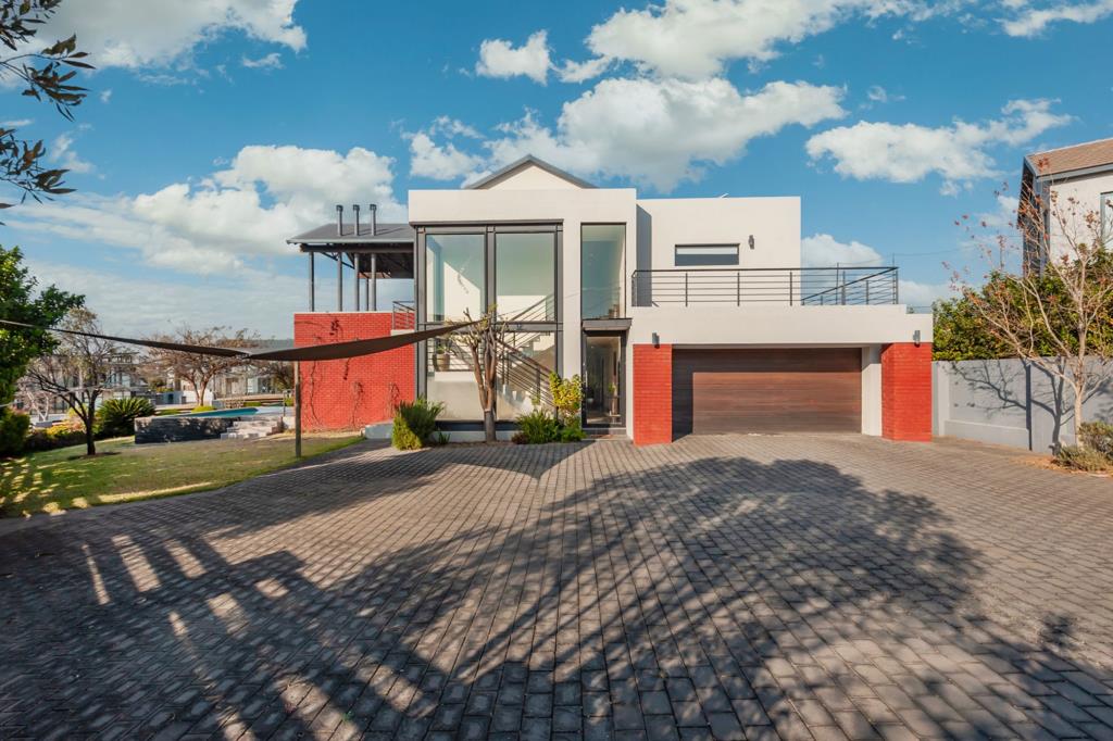 5 Bedroom House