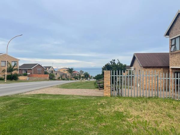 750 m² Land