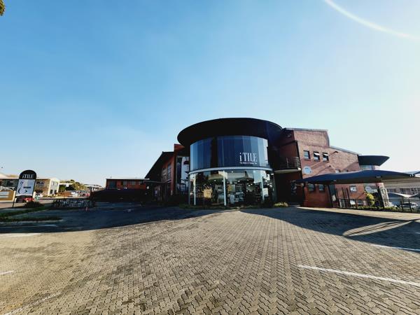 936 m² Industrial space