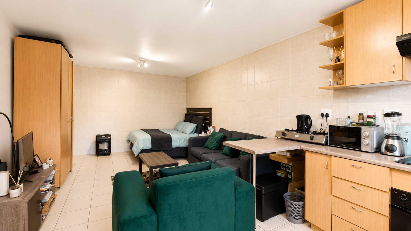 1 Bedroom House to rent in Die Hoewes | RR4714210 | Private Property