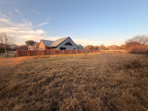 800 m² Land