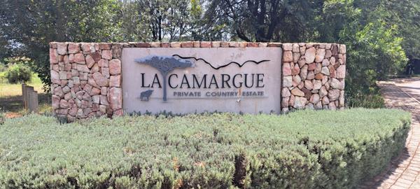 1 077 m² Land