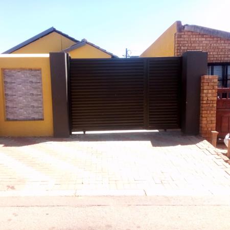 2 Bedroom House