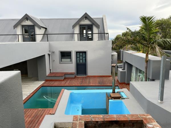 6 Bedroom House
