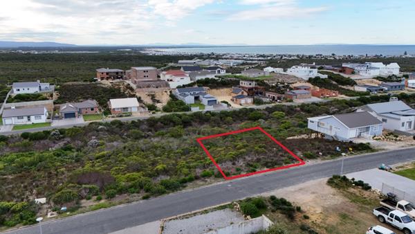 800 m² Land