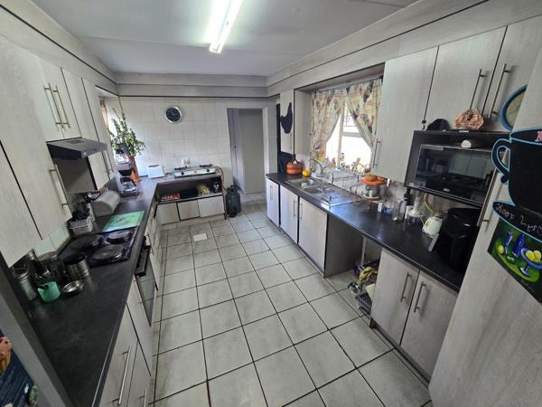 5 Bedroom House