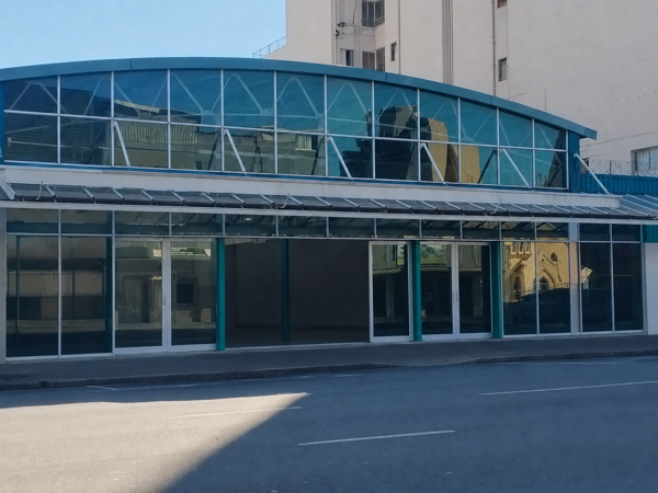 925 m² Commercial space