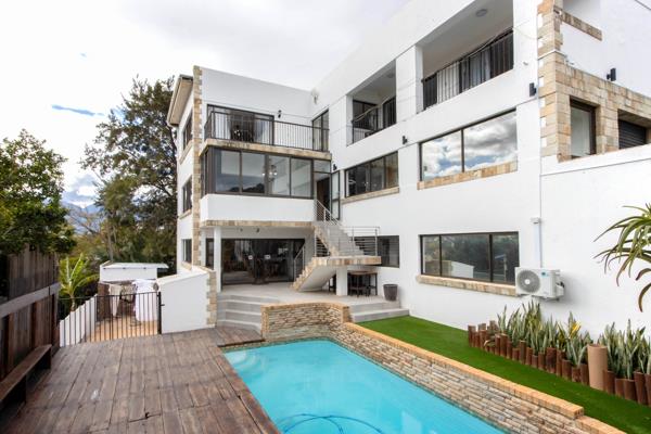 8 Bedroom House