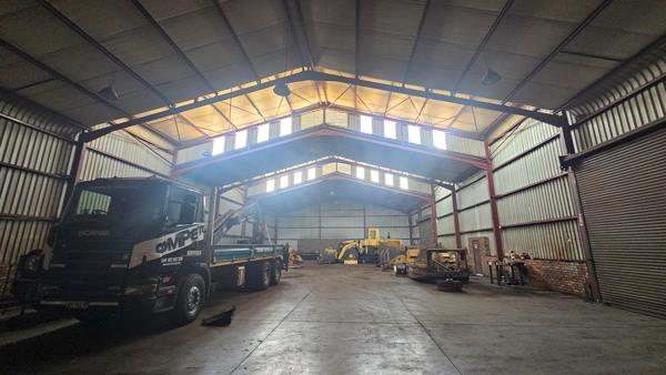 978 m² Commercial space