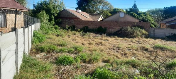 744 m² Land