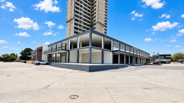 282 m² Retail Space