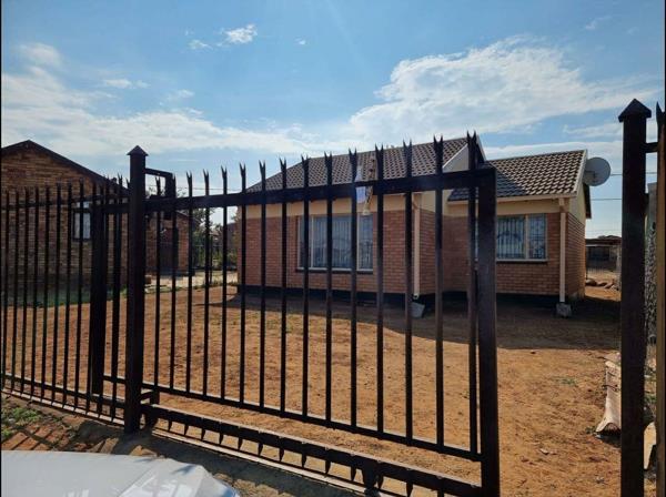 2 Bedroom House