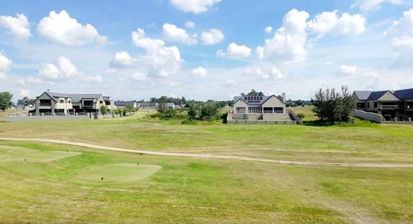 827 m² Land
