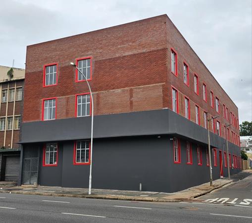 2 100 m² Commercial space