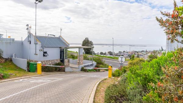 743 m² Land
