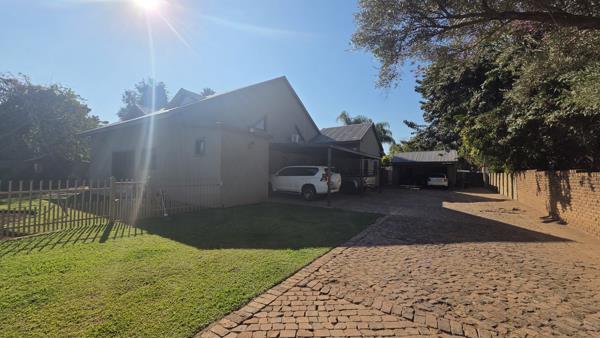 6 Bedroom House