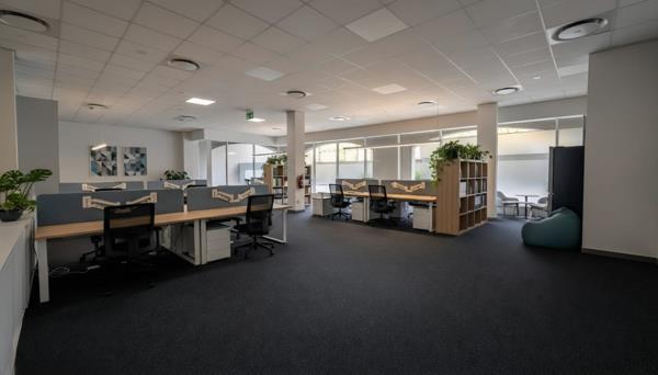211 m² Office Space