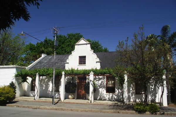 9 Bedroom House