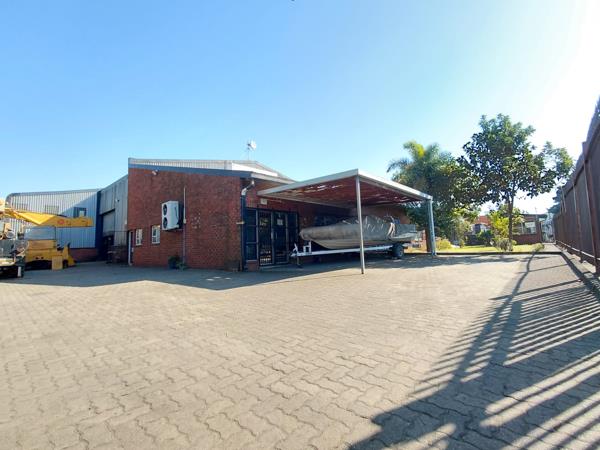 1 992 m² Commercial space