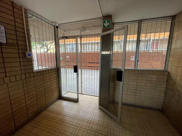 1 057 m² Commercial space