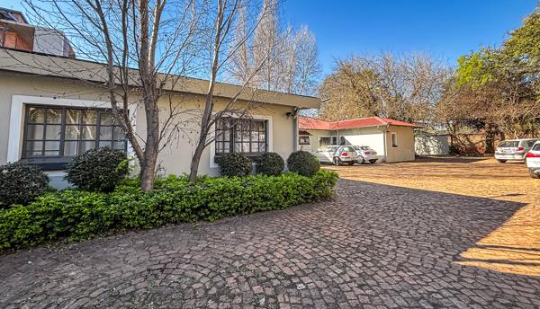 9 Bedroom House