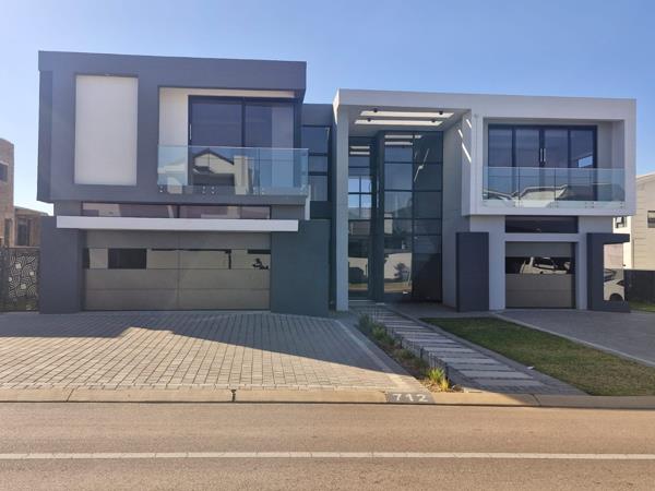 6 Bedroom House