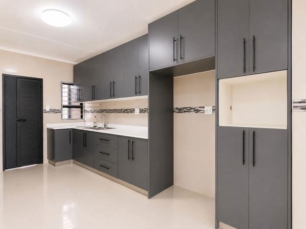 6 Bedroom House