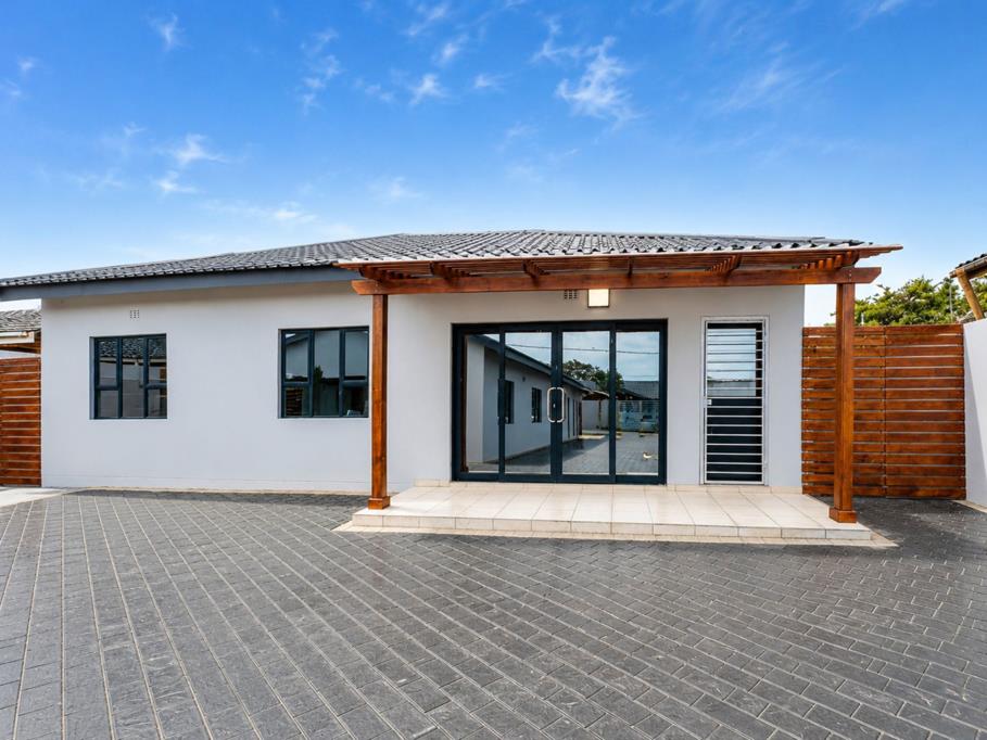 6 Bedroom House