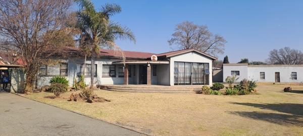 6 Bedroom House