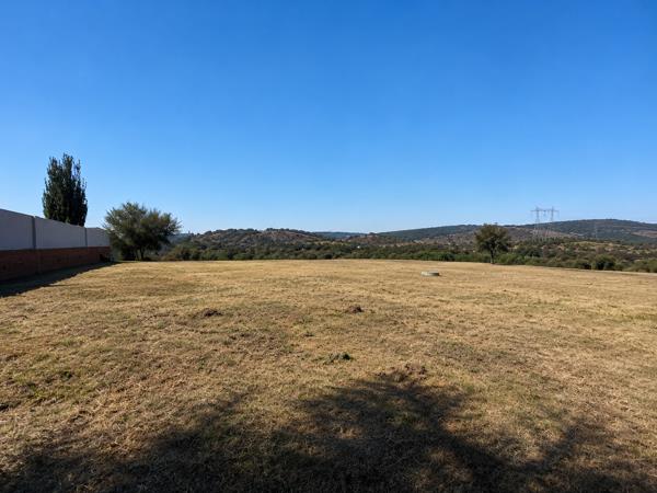 1 130 m² Land