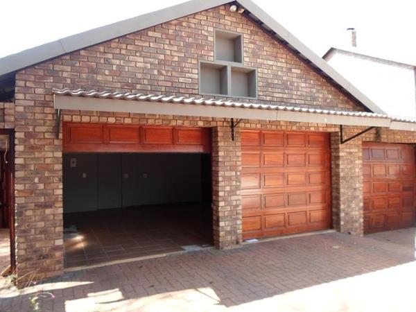 6 Bedroom House