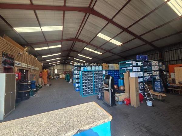 1 695 m² Commercial space