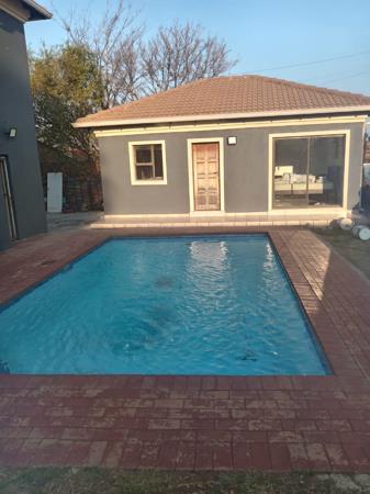 1 Bedroom Garden Cottage