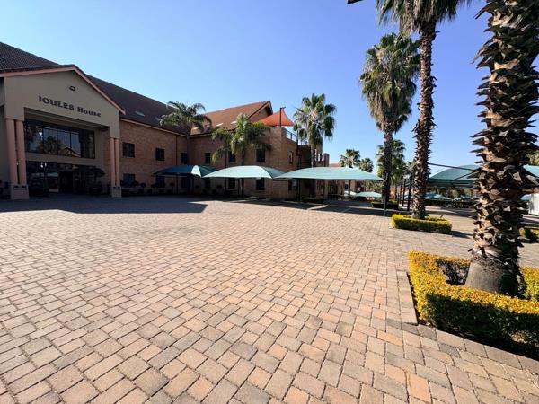 596 m² Commercial space